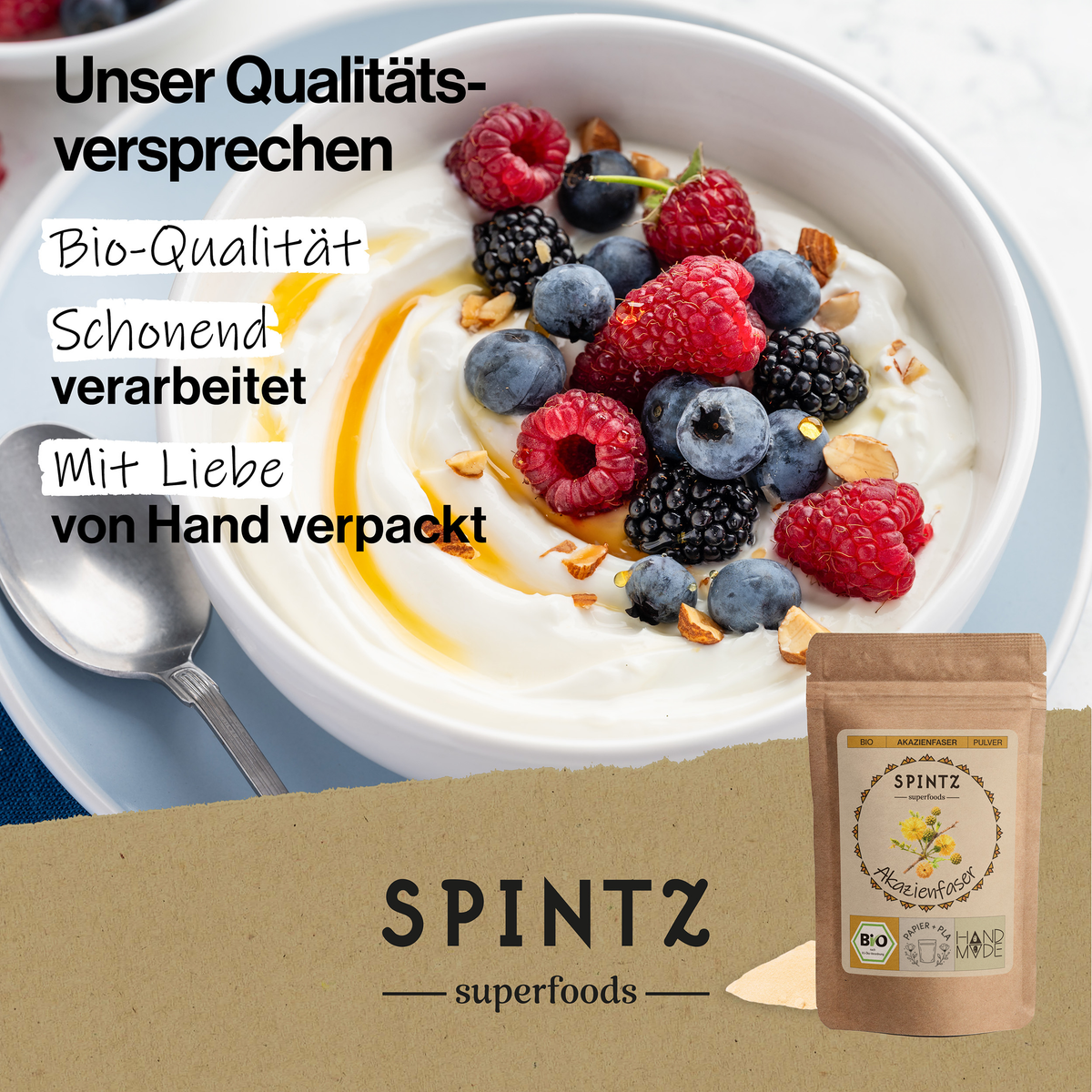 SPINTZ Bio Akazienfaser Pulver neben einer Schale mit Joghurt und Beeren